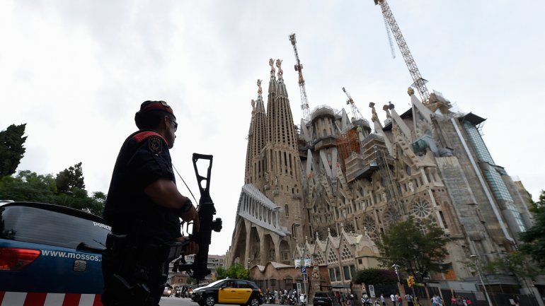 Los terroristas pretendían atacar el templo con tres furgonetas cargadas de explosivos TATP y cilindros de gas.