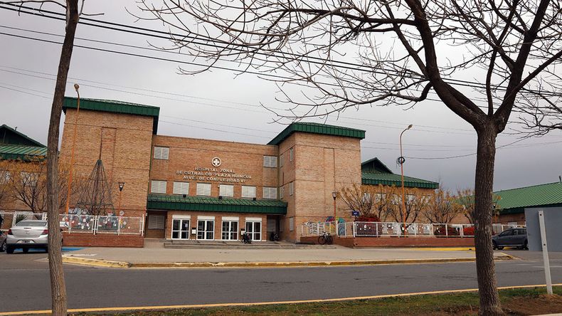 Violencia en Cutral Co: un hombre fue apuñalado y no quiso denunciar | LM Neuquen Violencia en Cutral Co: un hombre fue apuñalado y no quiso denunciar