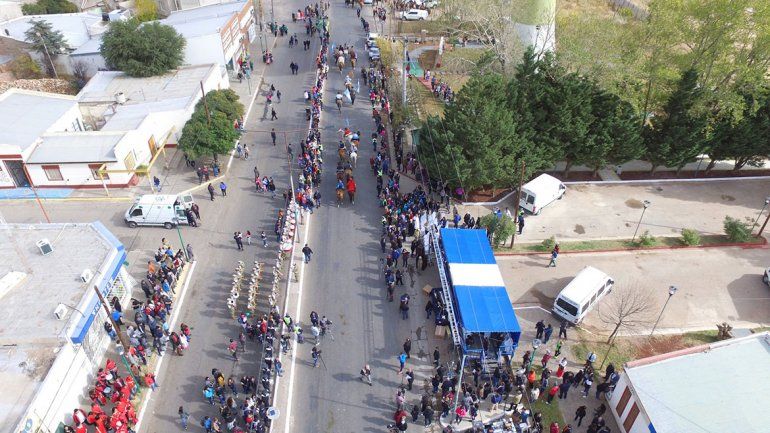 Colorido festejo de Plaza Huincul en su 53º aniversario