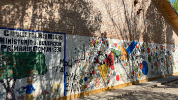 La Escuela Primaria 338 de Cipolletti está ubicada en el barrio 1200 viviendas 