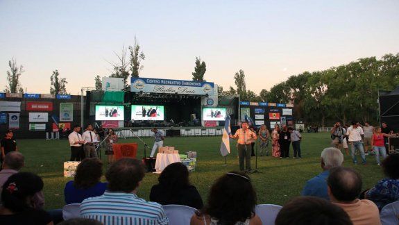 Conocé a los artistas que estarán en la Fiesta de la Pera en Allen