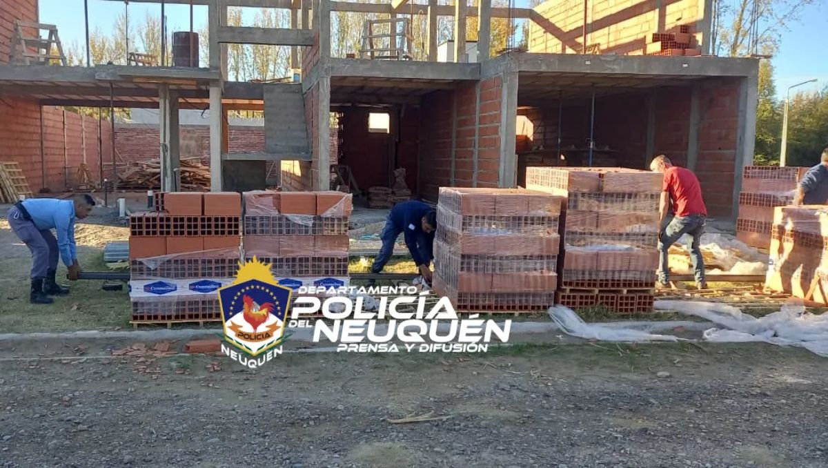 La Policía los sorprendió cuando vaciaban una obra en construcción