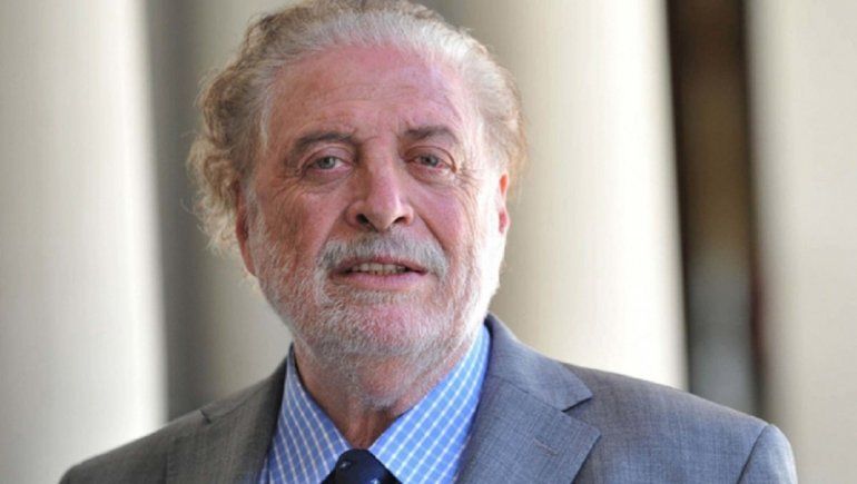 La información sobre el cambio en informes oficiales del coronavirus, la dio a conocer el titular del Ministerio de Educación, Ginés González.