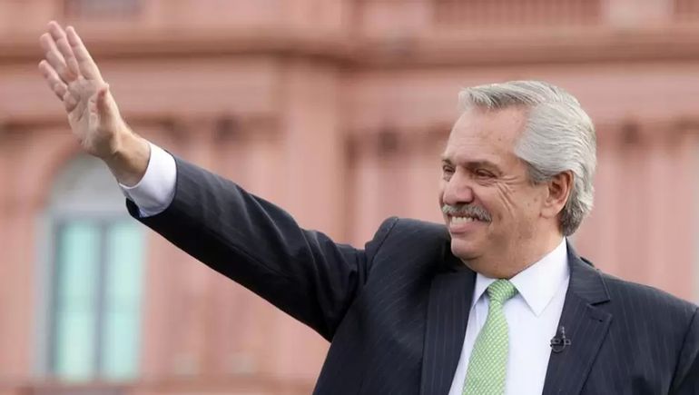 Alberto Fernández dejará su gobierno y cederá el paso a Javier Milei. Alberto Fernández dejará su gobierno y cederá el paso a Javier Milei.