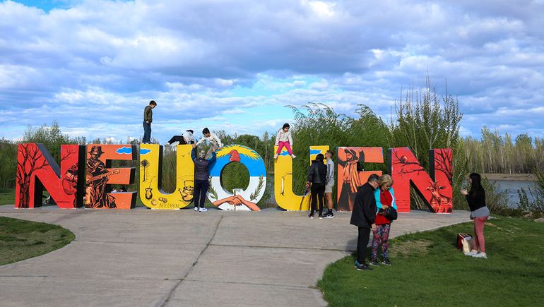 Un domingo de primavera fresca en Neuquén. Un domingo de primavera fresca en Neuquén.