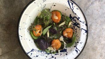 Exquisita ensalada de berro y damasco