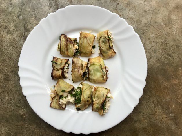 Rollitos de zucchini con ricota y espinaca