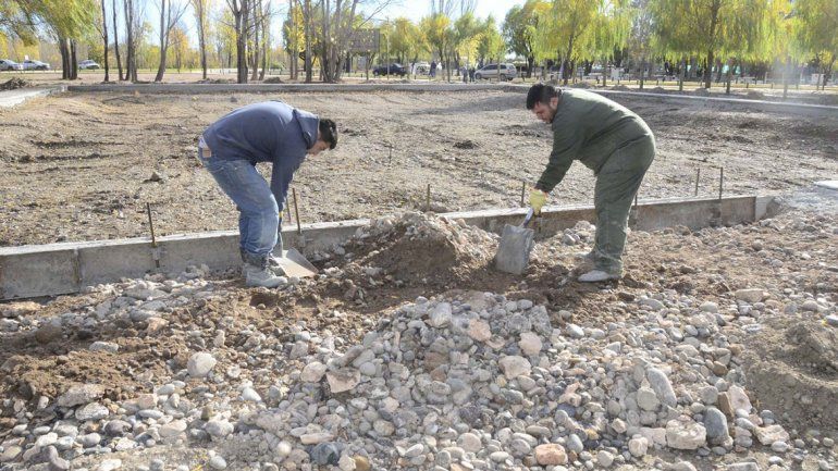 Arrancó la obra  de las tres canchas  de beach vóley
