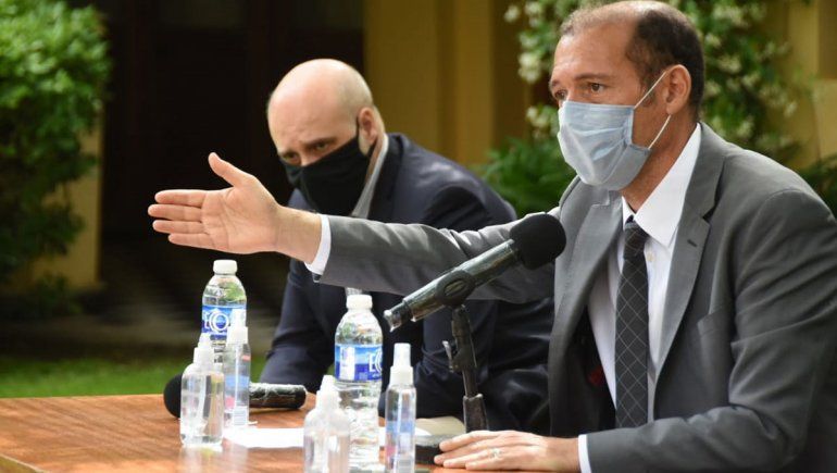 Gutiérrez anunció la ampliación de los permisos para vuelos en conferencia de prensa.