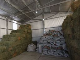 Son tres galpones, que están ubicados en Ojos de Agua, Mamuel Choique y Río Chico. Son tres galpones, que están ubicados en Ojos de Agua, Mamuel Choique y Río Chico.