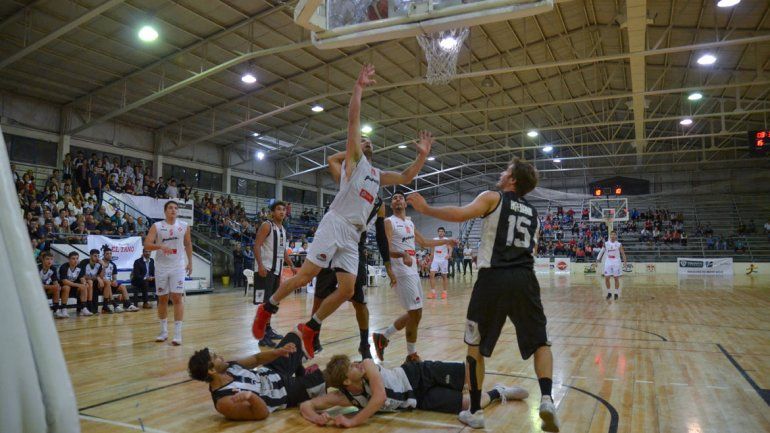 Al todo o nada. El Rojo está obligado a ganar para seguir en los playoffs.