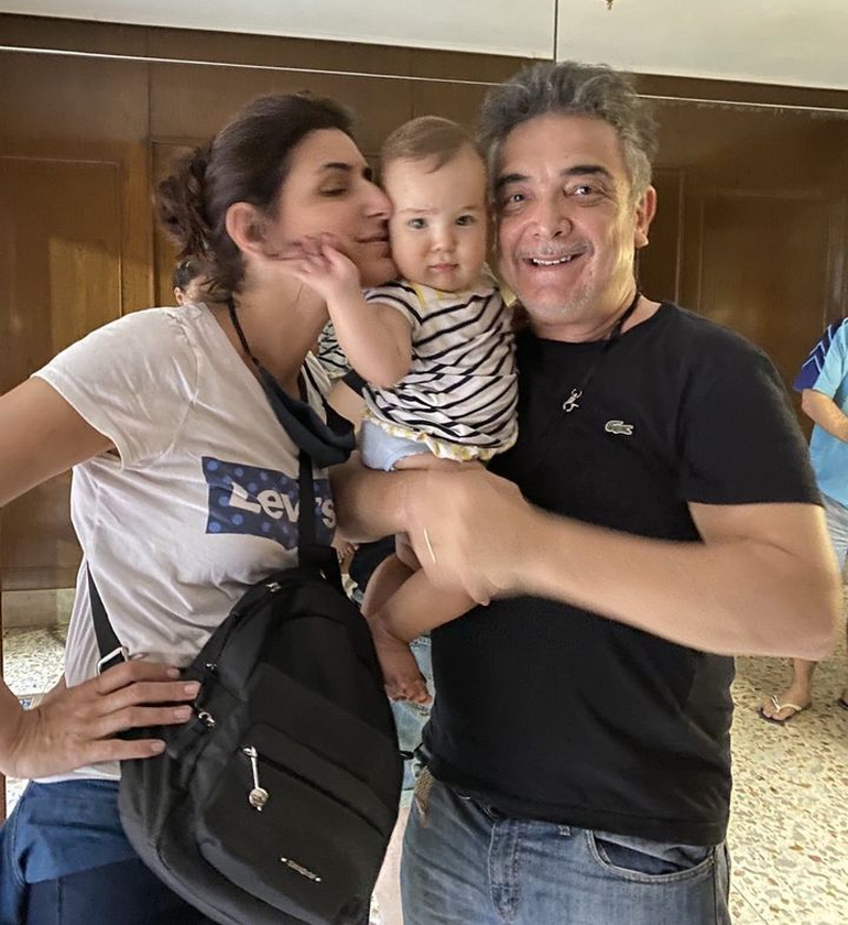 El abuelo Nito recién conoció a Muna a los 7 meses, junto a su mujer, Cecilia Milone.