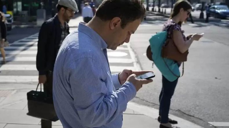 El síndrome impacta en la postura, los músculos del cuello y la calidad de vida, incluso en edades tempranas.. | LM Neuquen El síndrome impacta en la postura, los músculos del cuello y la calidad de vida, incluso en edades tempranas..