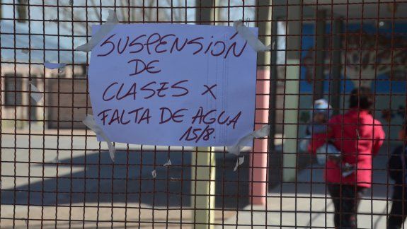 La Escuela 302 fue uno de los establecimientos que tuvo que suspender las clases por falta de agua.