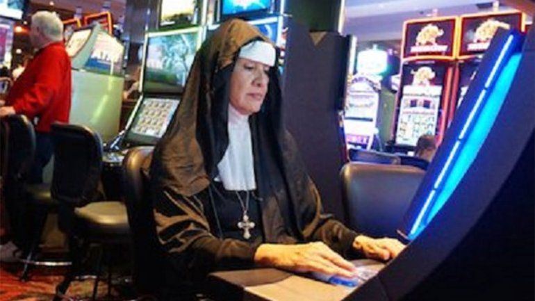 Timba religiosa: dos monjas robaron medio millón de dólares para apostar en Las Vegas
