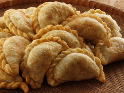 La empanada se ubica entre los cinco alimentos más consumidos en la Argentina. La empanada se ubica entre los cinco alimentos más consumidos en la Argentina.