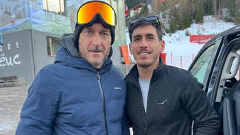 Martín junto a Francesco Totti, capitán histórico de la Roma y campeón del mundo con Italia en 2006. Martín junto a Francesco Totti, capitán histórico de la Roma y campeón del mundo con Italia en 2006.