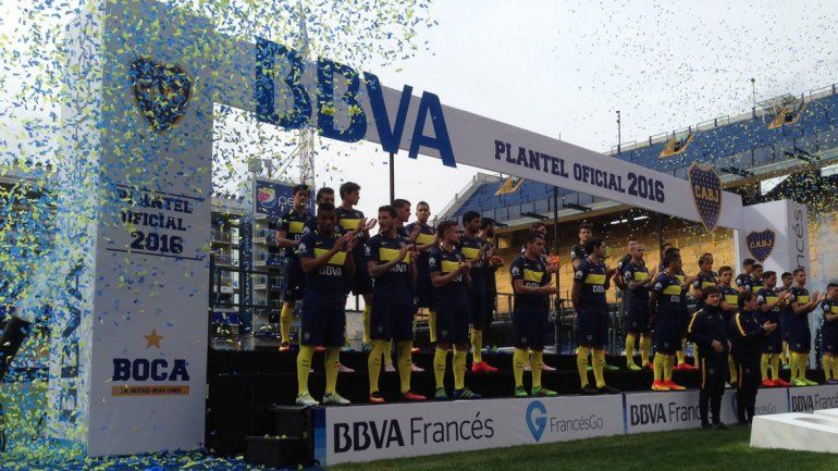 Boca presentó al flamante plantel ante su público