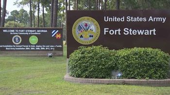 Un tirador activo causó momentos de tensión en una base militar de Estados Unidos.