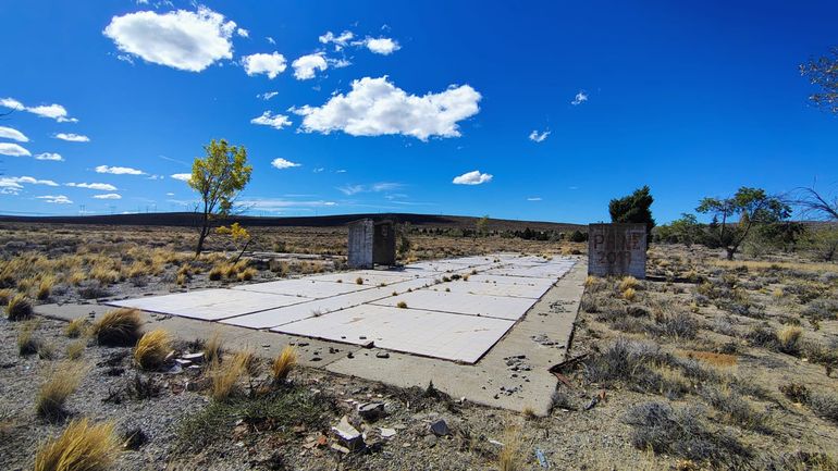 Una de las bases que quedaron de la desaparecida villa, que se encontraba a 20 minutos de Piedra del Águila. Una de las bases que quedaron de la desaparecida villa, que se encontraba a 20 minutos de Piedra del Águila.