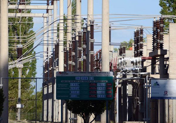 Renuevan dos transformadores de la central Alto Valle