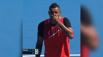 kyrgios reacciono de mala manera e hizo llorar a un nino de la tribuna kyrgios reacciono de mala manera e hizo llorar a un nino de la tribuna