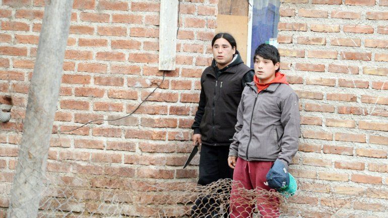 Unas 50 personas con mazas