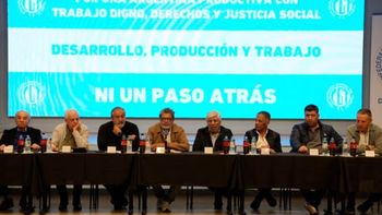 También se definirán los nombres a cargo de las 36 Secretarías pero el titular de UPCN, Andrés Rodríguez, seguiría como secretario adjunto. También se definirán los nombres a cargo de las 36 Secretarías pero el titular de UPCN, Andrés Rodríguez, seguiría como secretario adjunto.