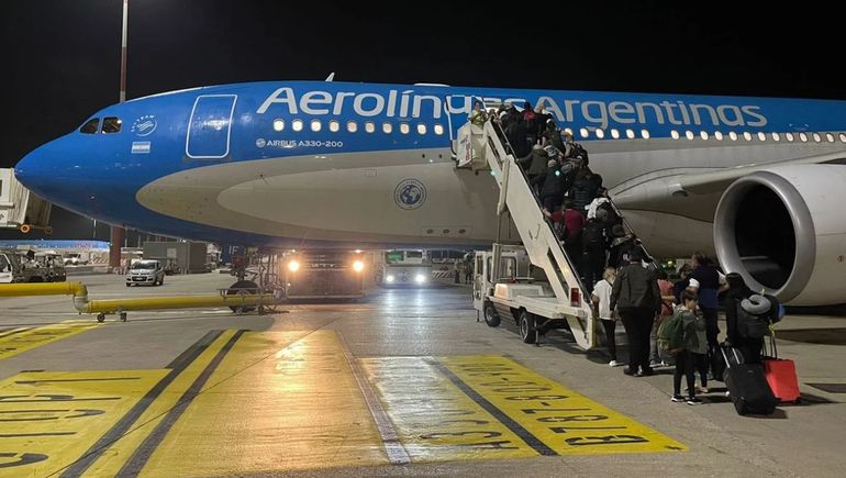 El vuelo de Aerolíneas Argentinas para repatriar argentinos desde Israel llegó este martes.