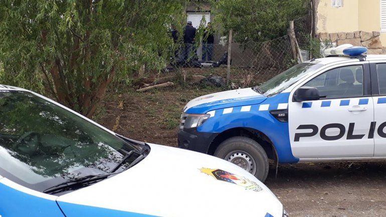 Quiso salvar a una perrita y murió electrocutado en Chos Malal