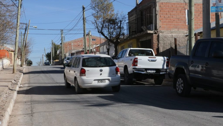 Avanzan las obras de asfalto en el barrio Villa Ceferino