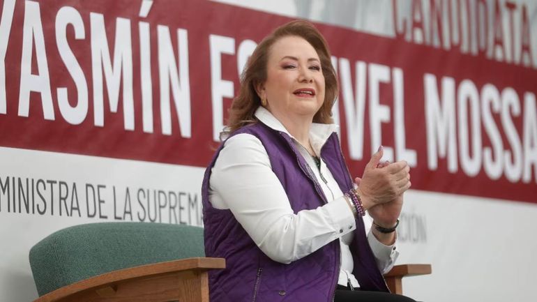 La ministra de la Suprema Corte de Justicia de México, Yasmín Esquivel, participa en un acto de campaña para renovación de jueces. La ministra de la Suprema Corte de Justicia de México, Yasmín Esquivel, participa en un acto de campaña para renovación de jueces.