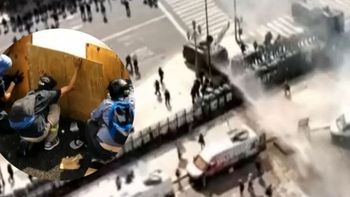 El Gobierno advirtió que hubo una acción organizada destinada a desestabilizar el orden institucional. El Gobierno advirtió que hubo una acción organizada destinada a desestabilizar el orden institucional.