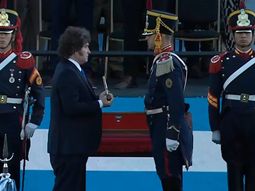 javier milei entrego el sable corvo de san martin a los granaderos: la libertad es inclaudicable javier milei entrego el sable corvo de san martin a los granaderos: la libertad es inclaudicable