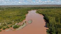 Tras las tormentas de las últimas horas, el agua presenta turbiedad en las tomas del Limay. Tras las tormentas de las últimas horas, el agua presenta turbiedad en las tomas del Limay.