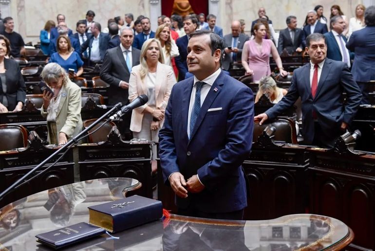 El misionero Oscar Herrera Ahuad será el presidente del bloque de Innovación Federal. El misionero Oscar Herrera Ahuad será el presidente del bloque de Innovación Federal.