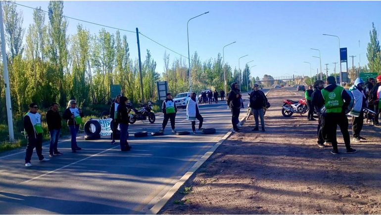 El corte de la Ruta 7 por partir de ATE se levanta a partir de las 10 de este jueves.