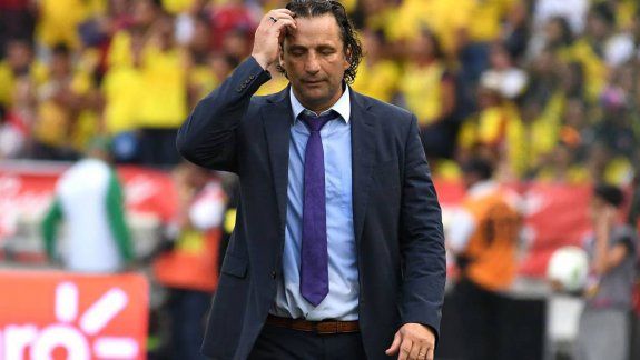 Juan Antonio Pizzi es el nuevo entrenador de Racing
