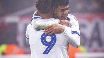 en medio de la niebla, velez le gano a estudiantes y es campeon de la supercopa internacional