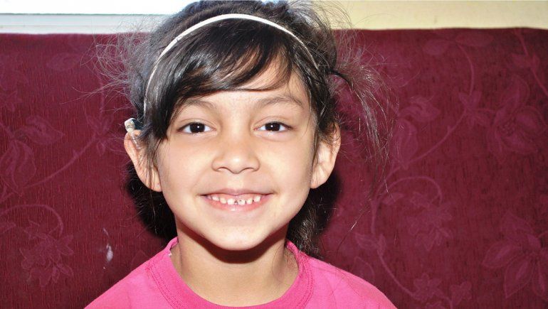 Aixa, la niña sorda que busca sembrar conciencia con un regalo especial de cumpleaños