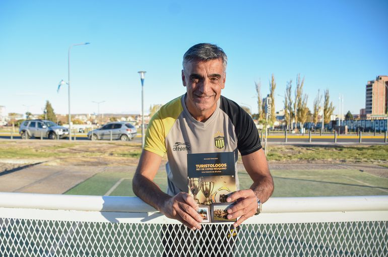 La historia de un exitoso equipo de fútbol que 38 años después mantiene su vigencia, contada por uno de sus protagonistas.