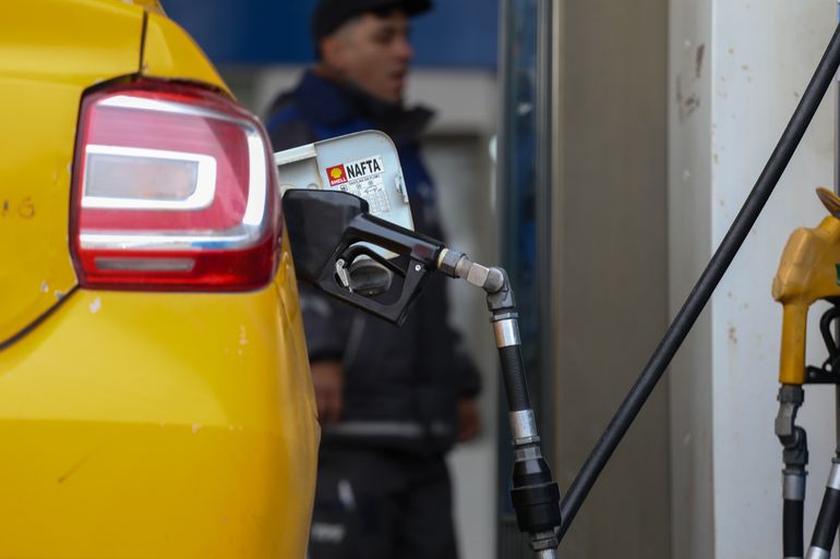 No hay que manejar mucho con la reserva de combustible de los autos. No hay que manejar mucho con la reserva de combustible de los autos.