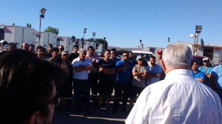 Si tocan un solo trabajador se caen los acuerdos de Vaca Muerta