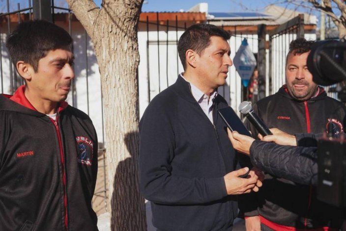 Koopmann impulsa la instalación de paneles solares en los barrios