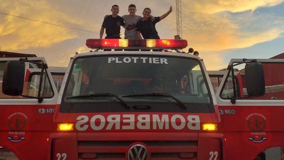 Sirenazo de Bomberos Voluntarios en repudio a un funcionario