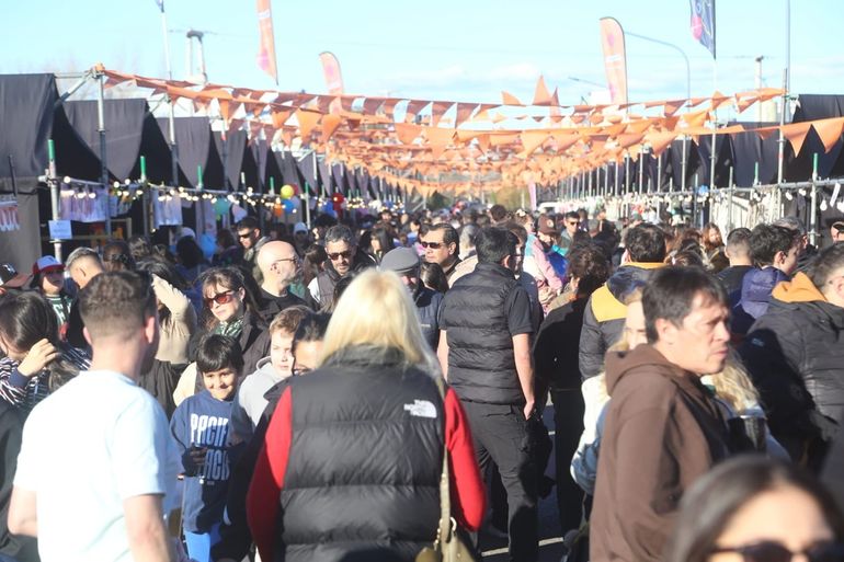 El Parque Jaime de Nevares fue escenario este domingo de una multitudinaria jornada por el Día de las Infancias﻿. Fotos: Gentileza.