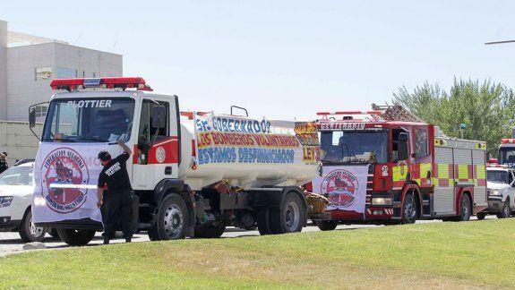 Bomberos están en alerta y movilización en demanda de vacunas