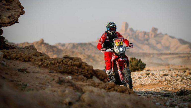 Kevin Benavides ganó la etapa 5 del Dakar 2021 y es el nuevo líder entre las motos.