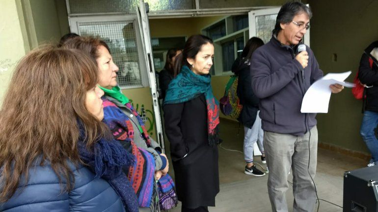 Tras la denuncia de acoso, separan del cargo al portero del CPEM 12