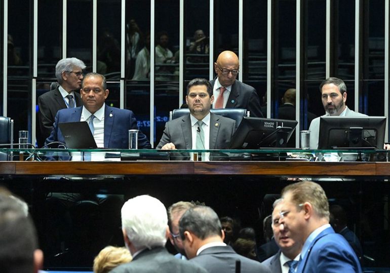 La iniciativa obtuvo este miércoles 48 votos a favor y 25 en contra en la Cámara alta del Congreso. La iniciativa obtuvo este miércoles 48 votos a favor y 25 en contra en la Cámara alta del Congreso.